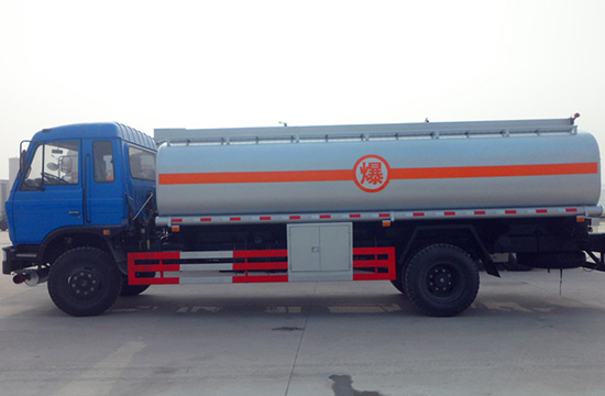 东风145运油车