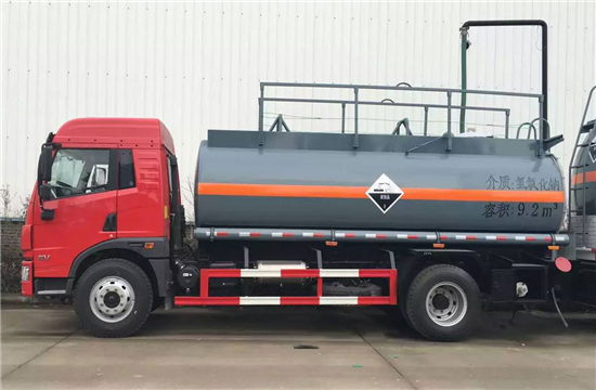 解放龙V腐蚀性物品罐式运输车