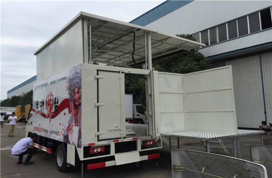 福田奥铃舞台车