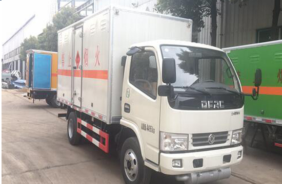 东风轻型气瓶厢式运输车