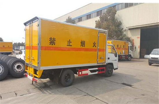 江铃新顺达爆破器材运输车