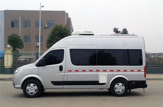 东风御风旅居车
