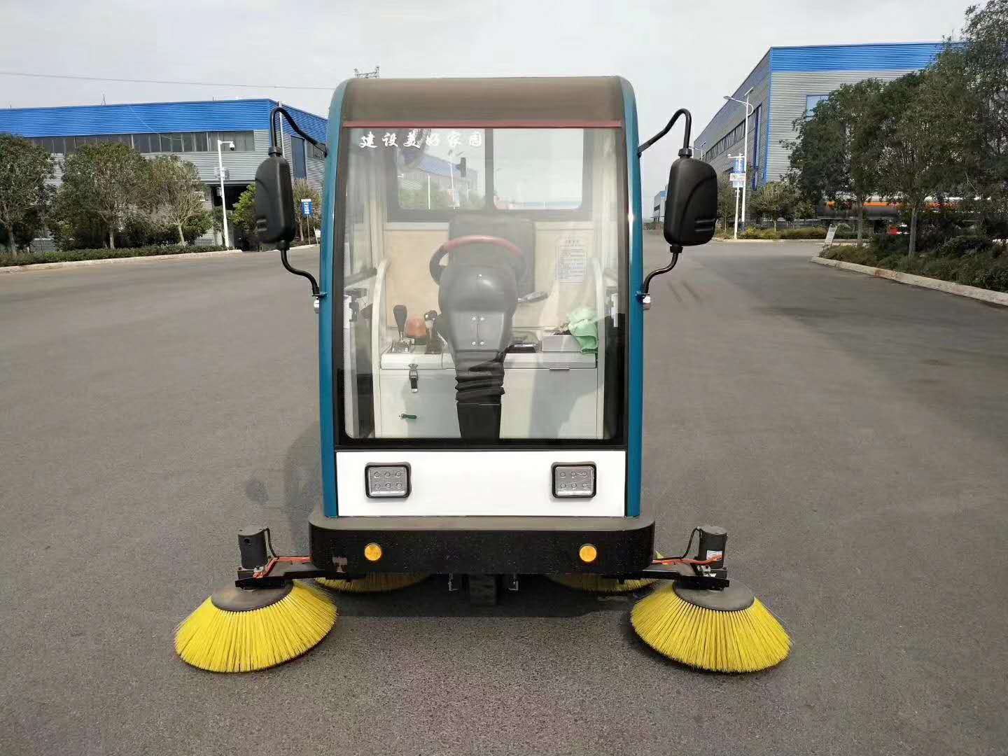 电动车扫路车