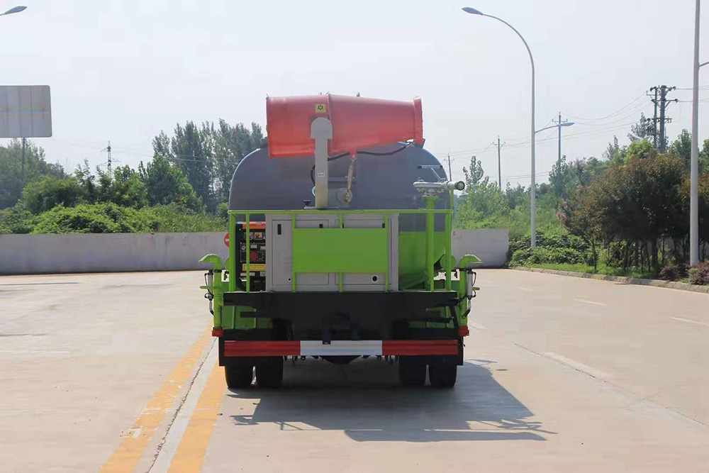 东风凯普特多功能抑尘车