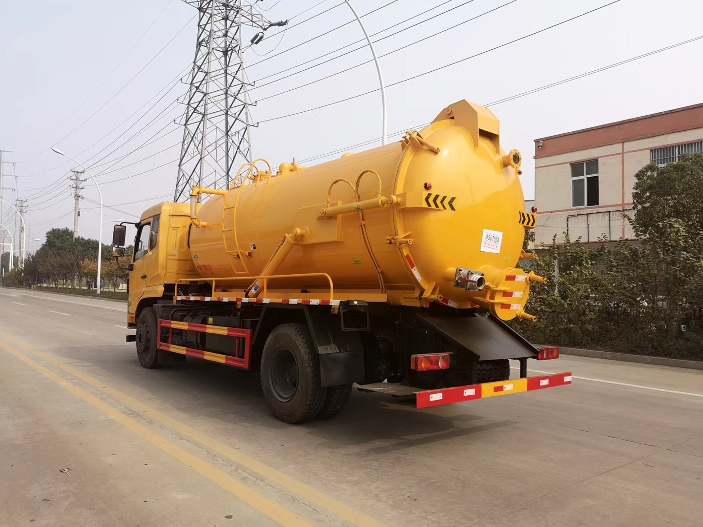 东风吸污车