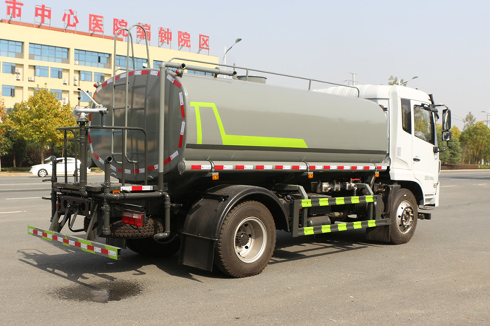 东风福瑞卡F9洒水车