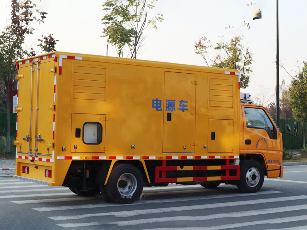江铃30-50KW电源车