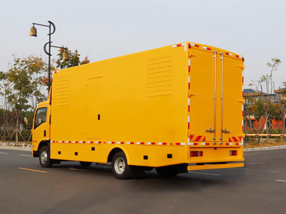 五十铃150KW应急电源车