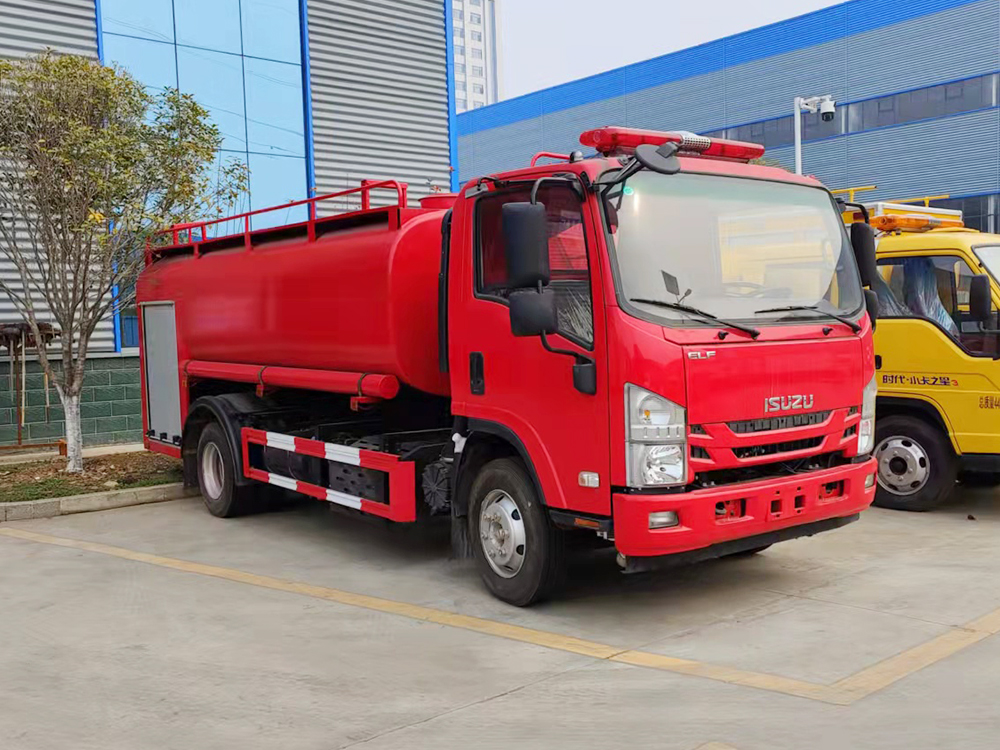 五十铃消防洒水车