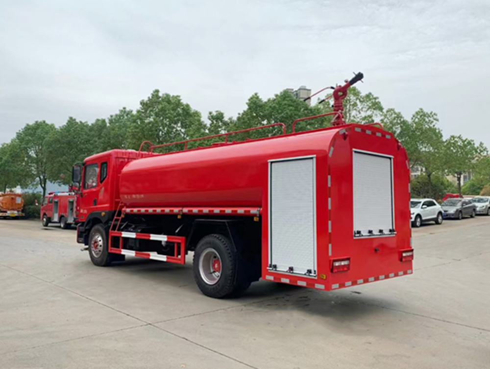 12吨东风D9消防洒水车