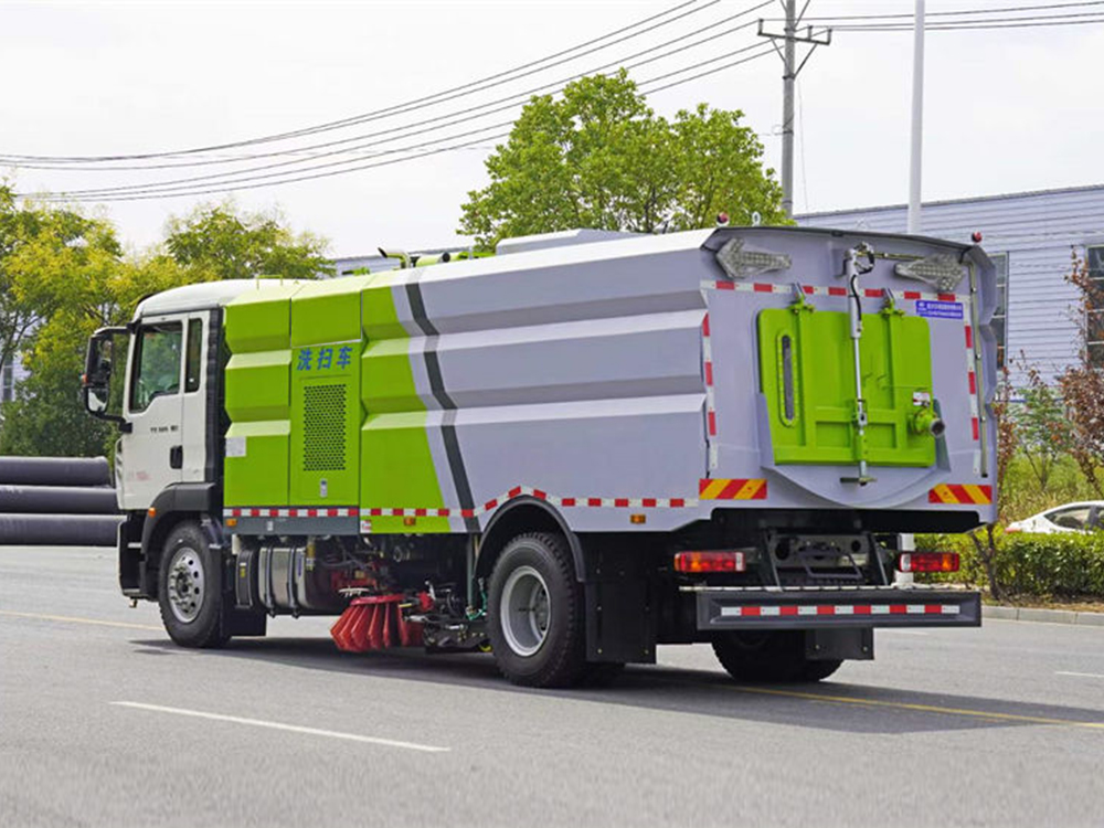 重汽豪沃洗扫车