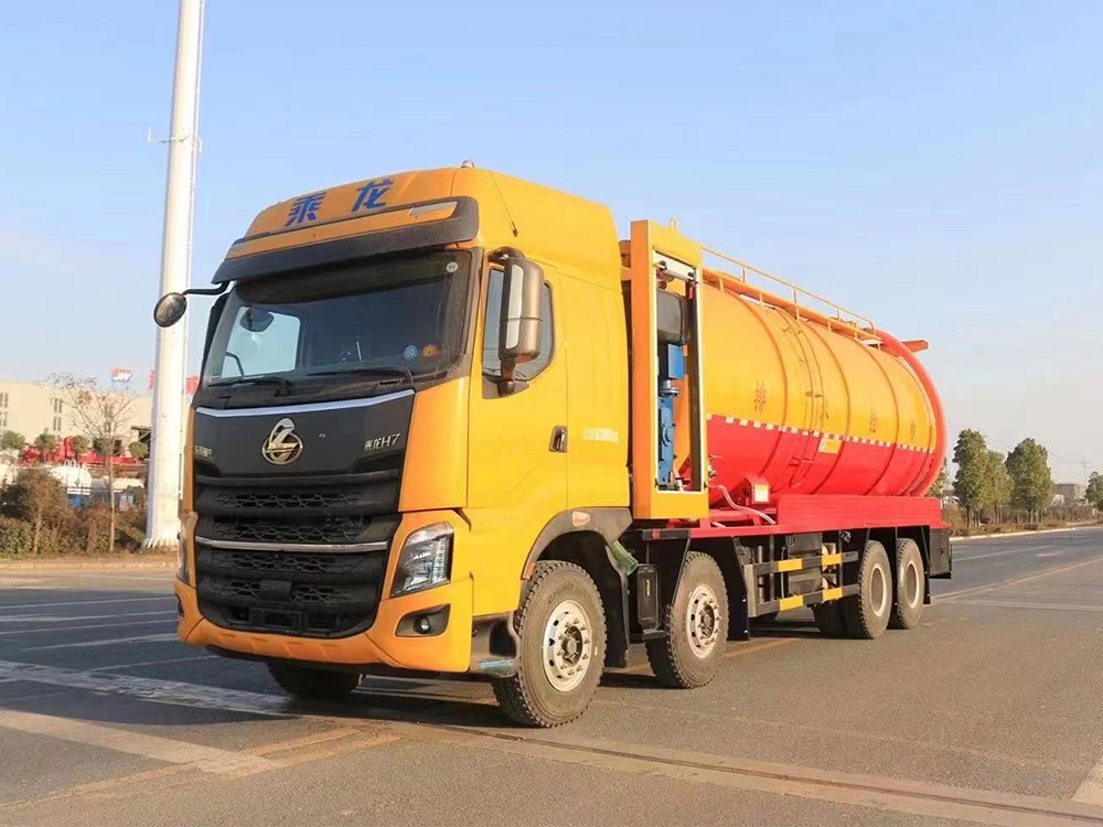 柳汽乘龙33方清洗吸污车