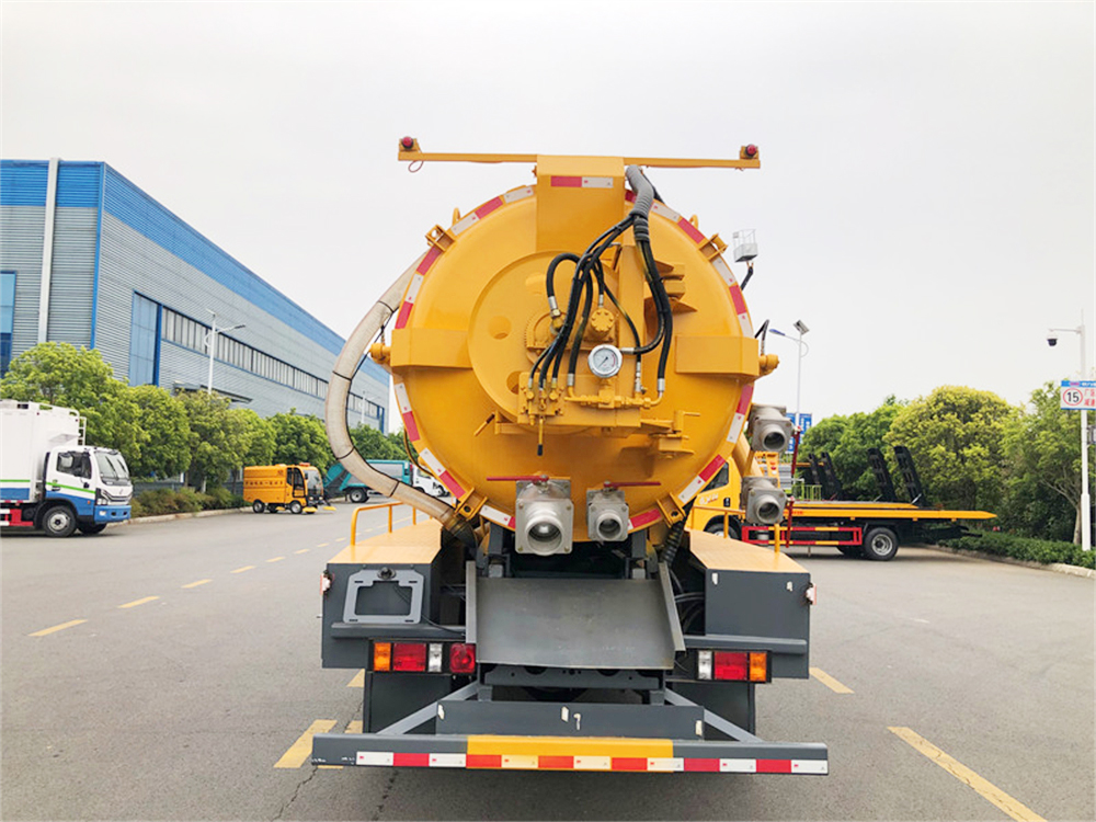 重汽豪曼11方清洗吸污车（一体罐）
