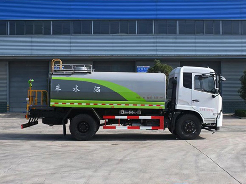东风天锦12方洒水车