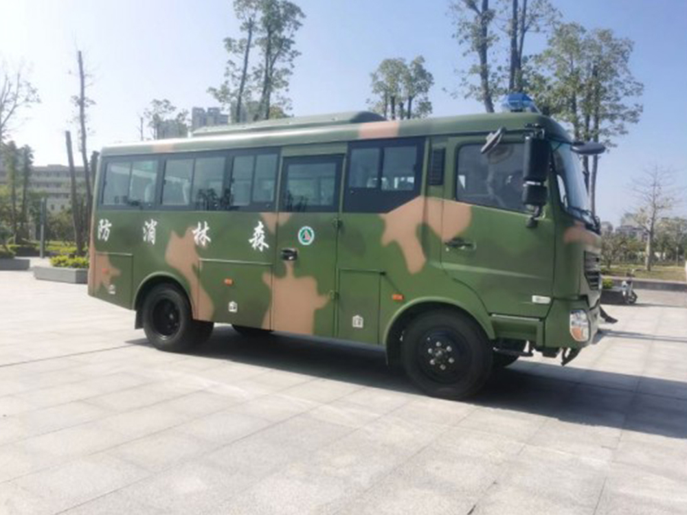 国六23座四驱运兵客车